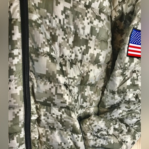 New With Tags Army lightweight Digital Camo Puffer Jacket Coat Sz Medium - Picture 2 of 10